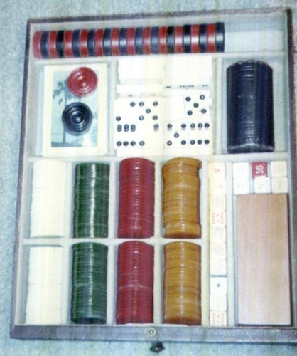 Vintage gaming set - poker, chips